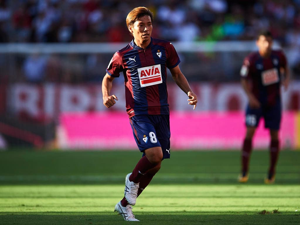 Takashi Inui, milieu de terrain japonais, SD Eibar